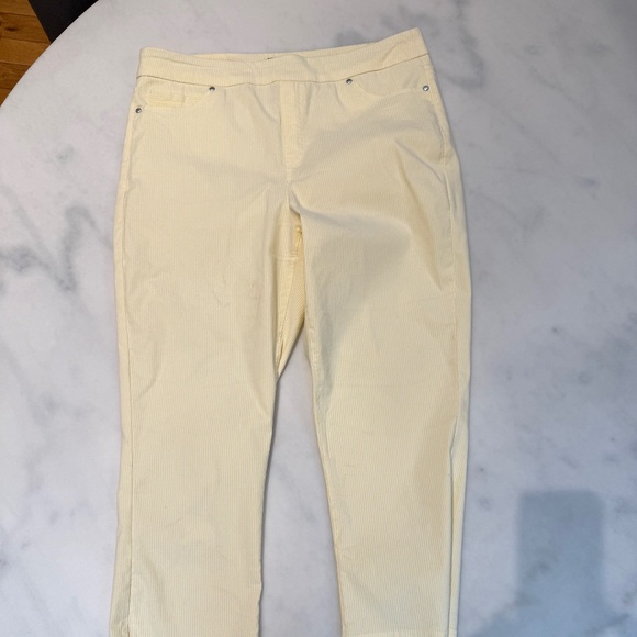 Women’s Capri Pants, Mario Serrani Italy- Size Large, 22” Inseam, Highrise cut - Picture 1 of 8